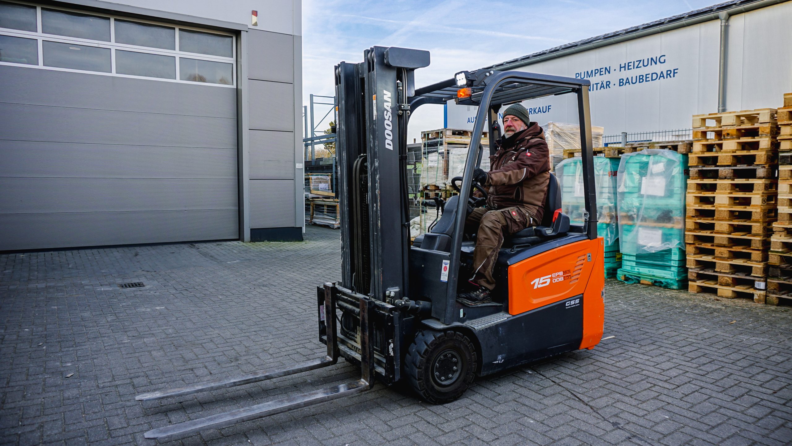 Lager + Logistik 4 Service + Logistik